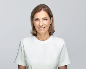 Dalia-Deksniene-gydytoja-akusere-ginekologe-Altamedica-Siaures-seimos-klinika